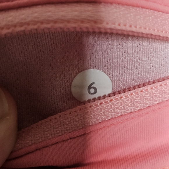 🍋 Lululemon speed shorts size 6 euc - Picture 3 of 3